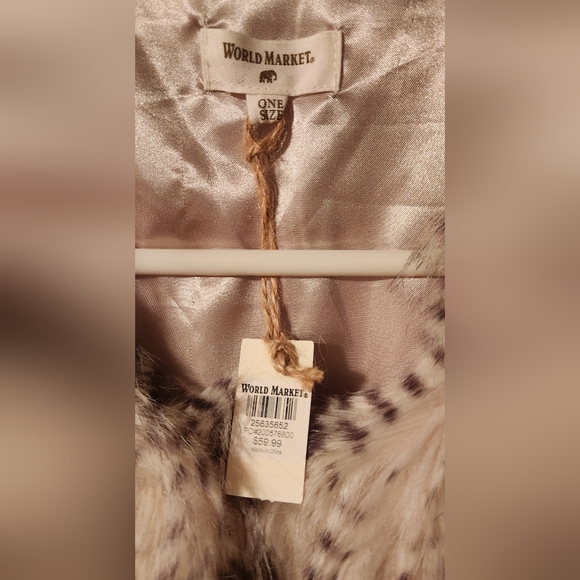 NWT- World Market Faux Fur Vest in Cream and Brown - Picture 7 of 7